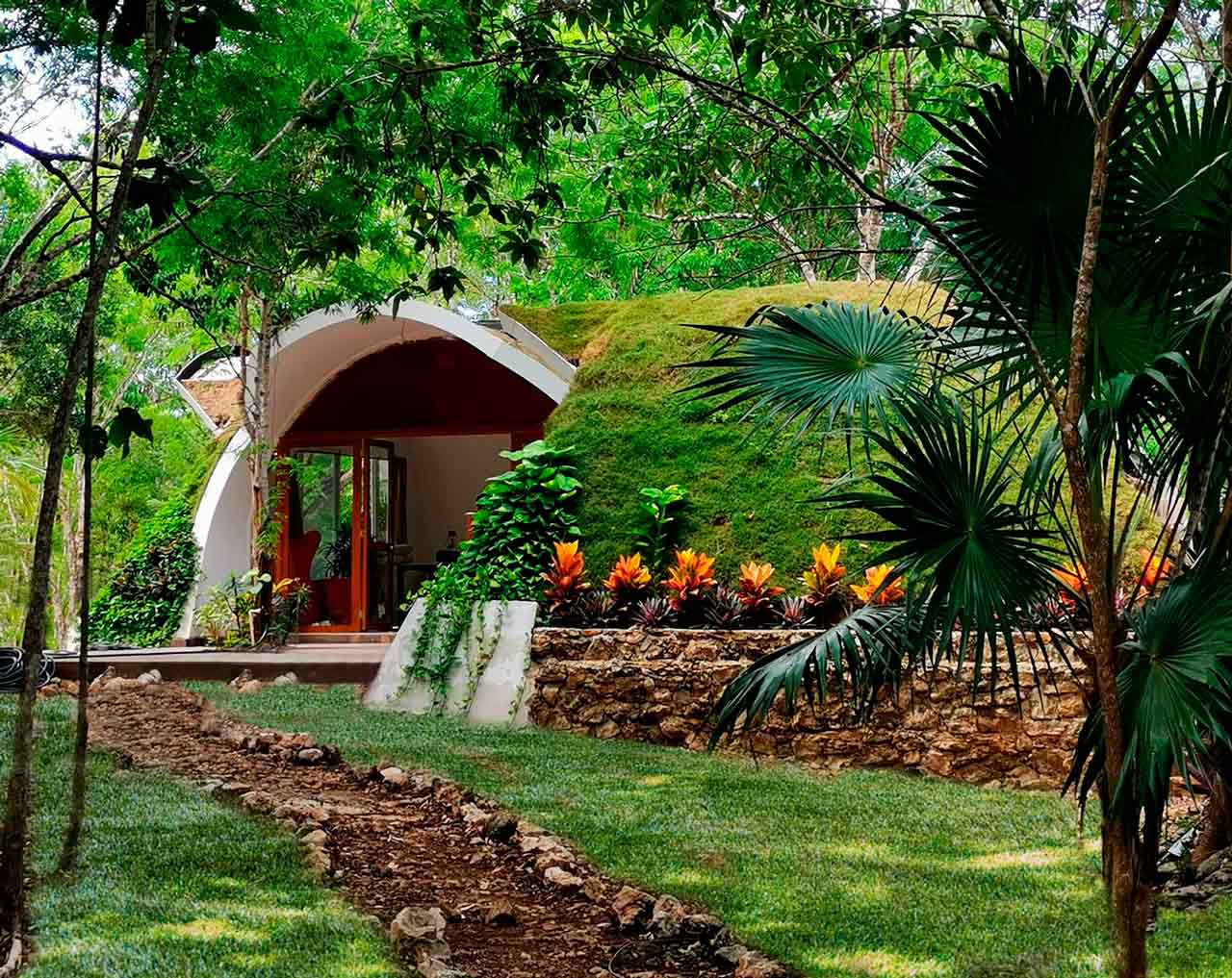 Experience Eco-Luxury at Cancun's Green Vacation House • Technoblox